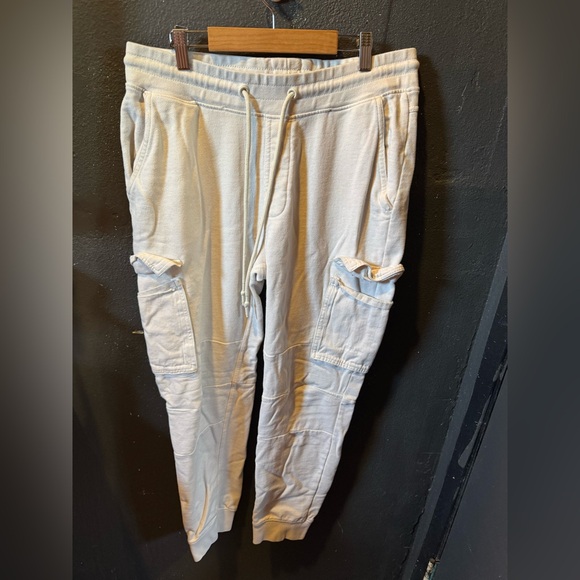Forever 21 Other - Men’s Forever 21 Off-White Cargo Joggers